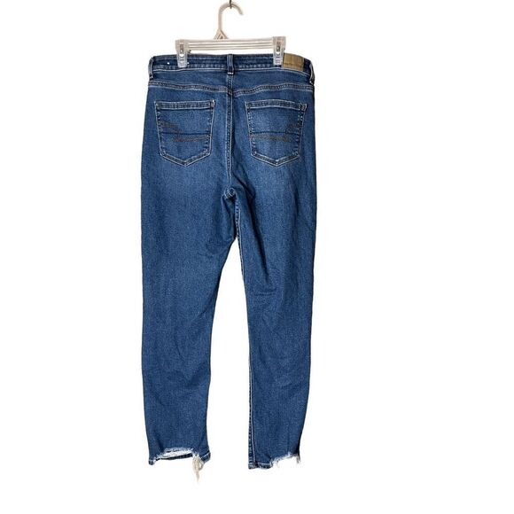 ‎American Eagle Distressed Mom Jeans Size 4 - Picture 4 of 9